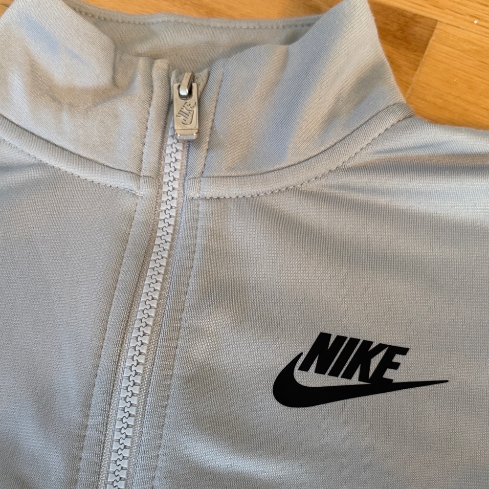 Nike Light Gray Matching Tracksuit with Neon Yellow Logo Tape Trim, size 6 - Picture 4 of 11